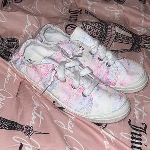 Cute pastel shoes lightly worn, easily cleanable